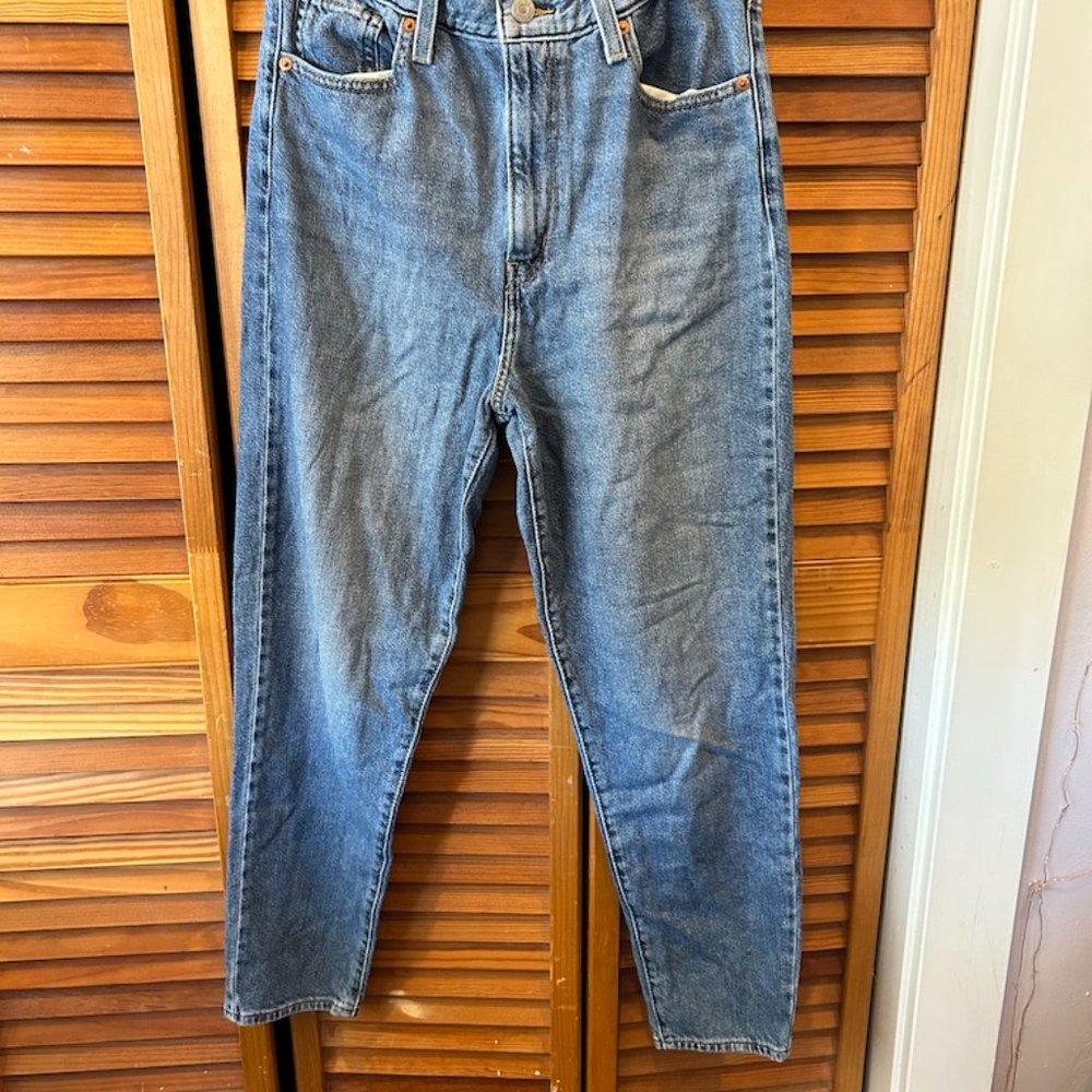 Levi's High Waisted Mom Jeans